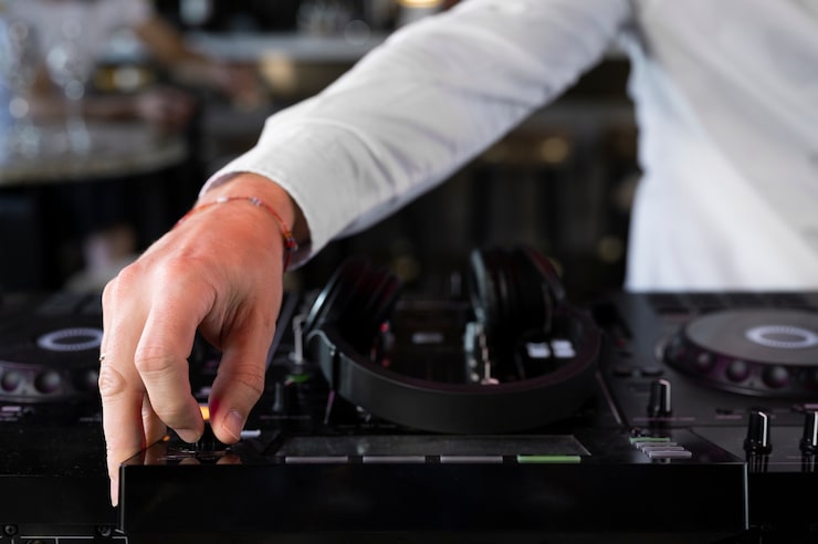 Professional car audio system installation